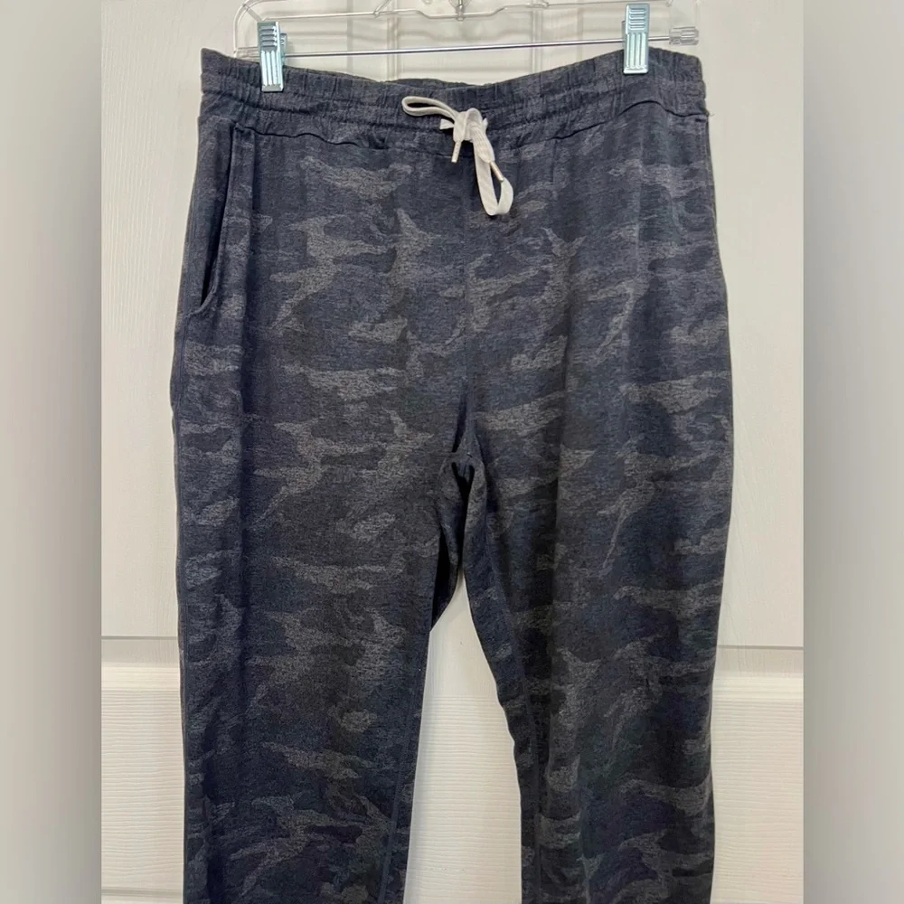 VUORI Halo Dark Heather Grey Jogger Pants Size Large - Picture 6 of 9